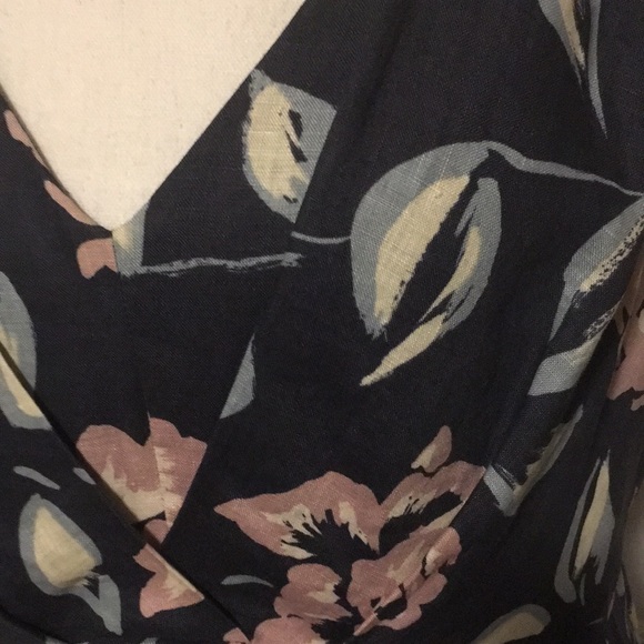 Sleeveless dress - Picture 2 of 3